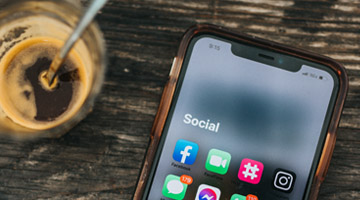 i phone showing icons 